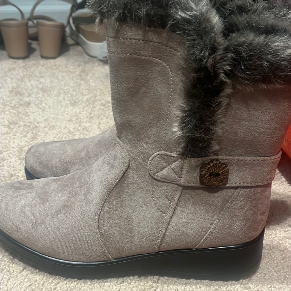 Women's Waterproof Gray Boots